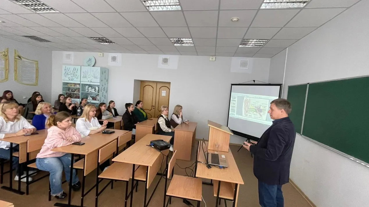 Відкрита лекція доктора педагогічних наук, професора кафедри сурдопедагогіки та сурдопсихології ім. М.Д. Ярмаченка (УДУ ім. М. Драгоманова), керівника ГО «Академія спеціальної освіти» та всеукраїнського проєкту з реабілітації осіб з кохлеарними імплантами Володимира Шевченка