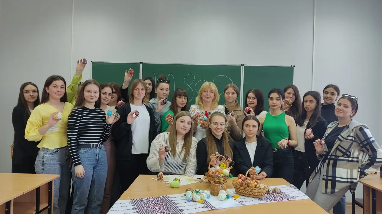 Допоки пишуться писанки, доти буде світ